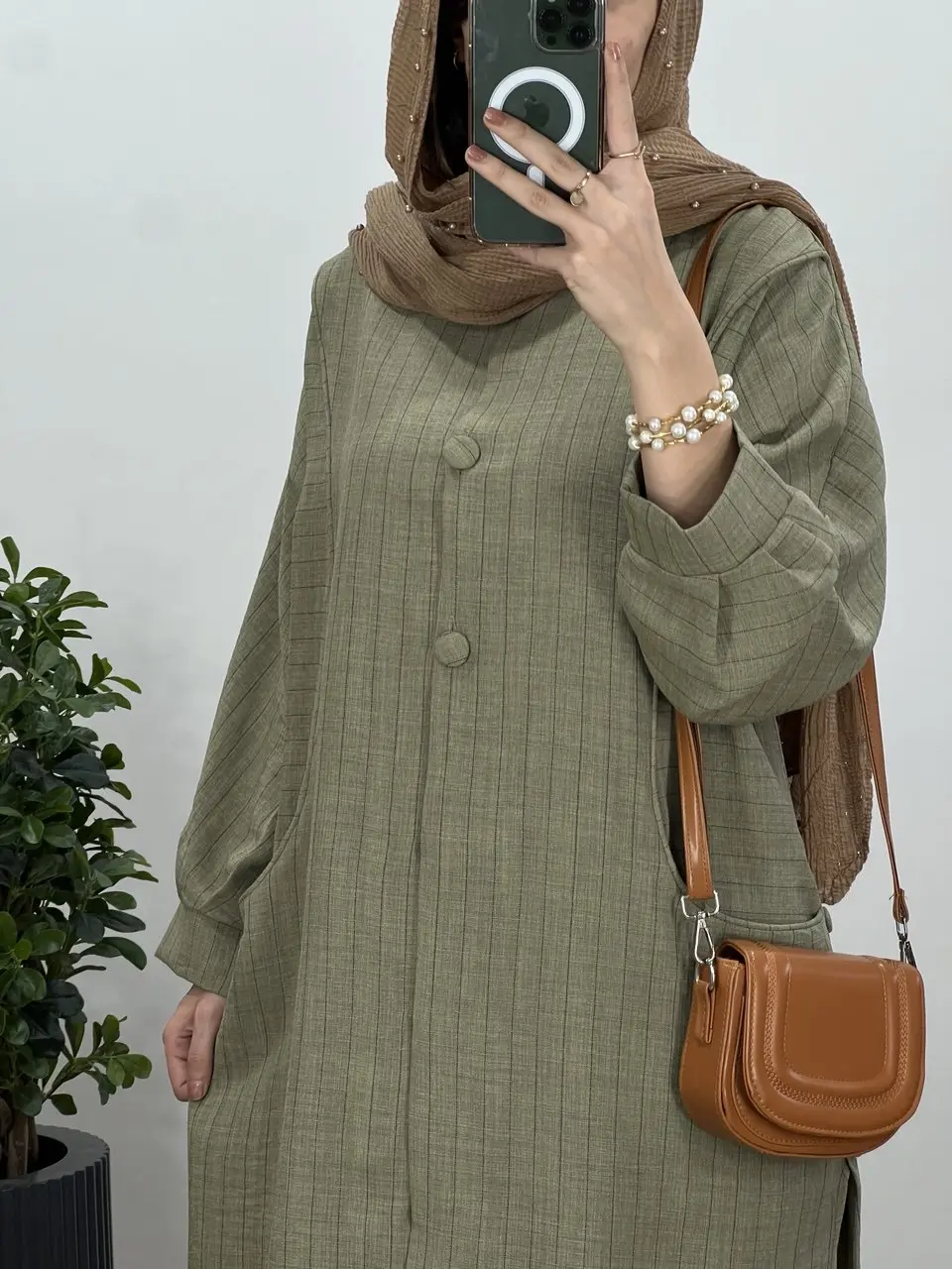 مانو بلند دیپلمات حسنا