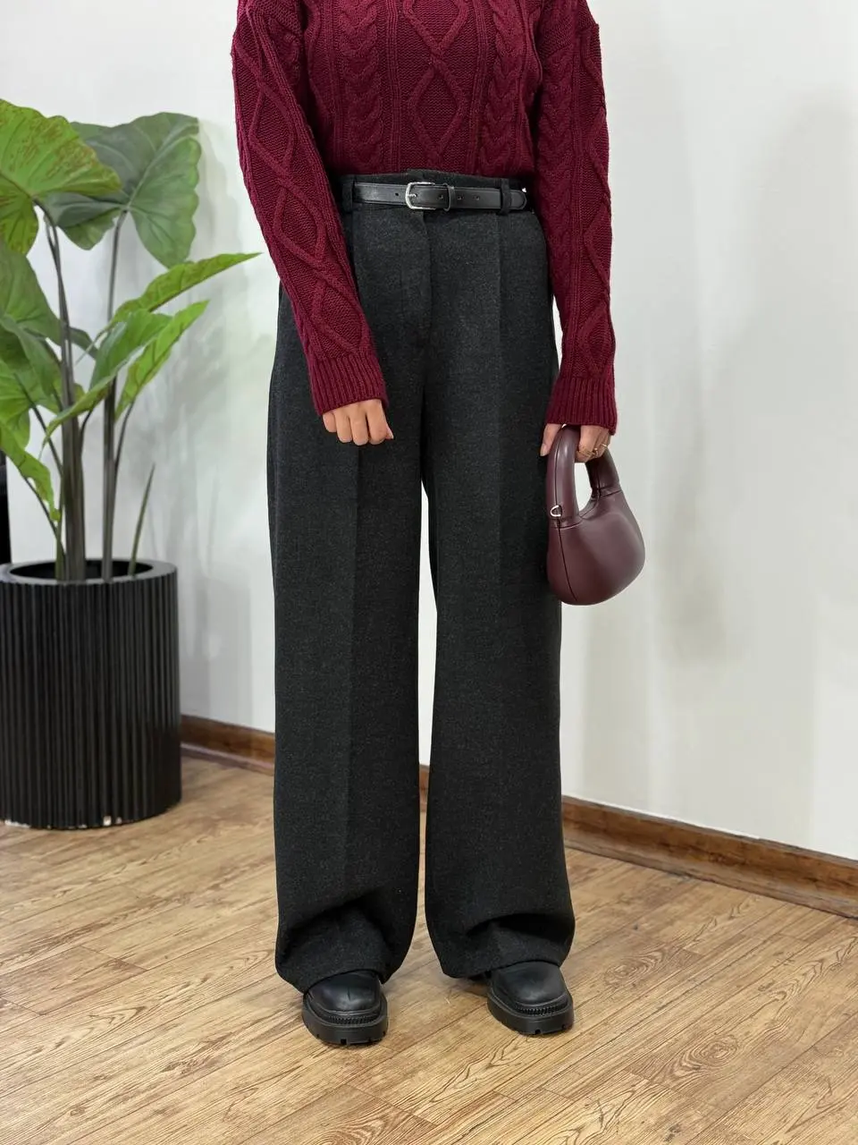 استایل شلوار بگ با بوت: ترندی که همچنان می‌درخشد