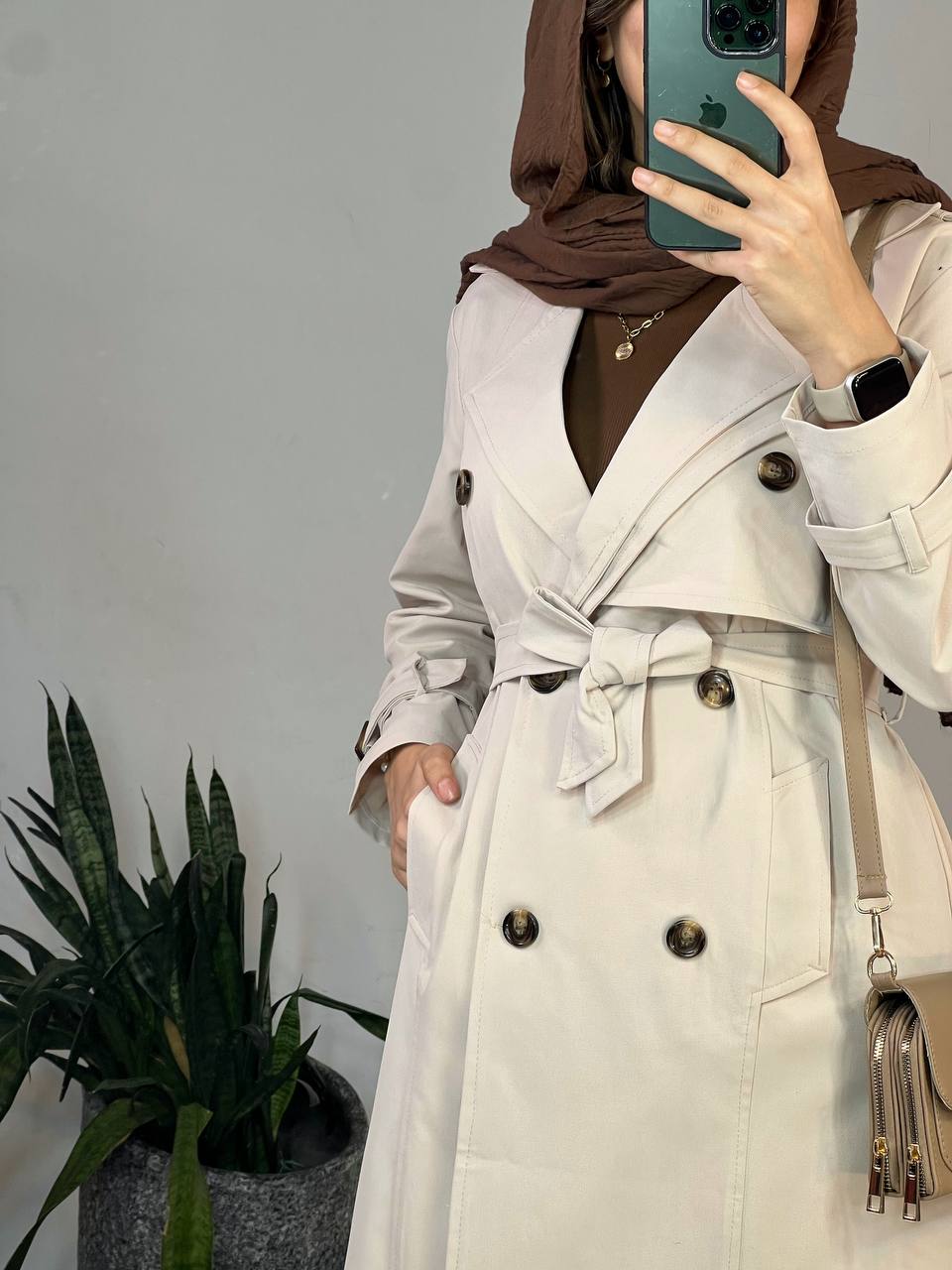 بارونی بلند آویسا