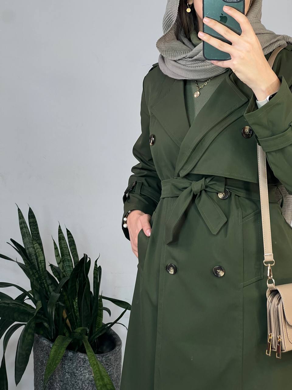 بارونی بلند آویسا