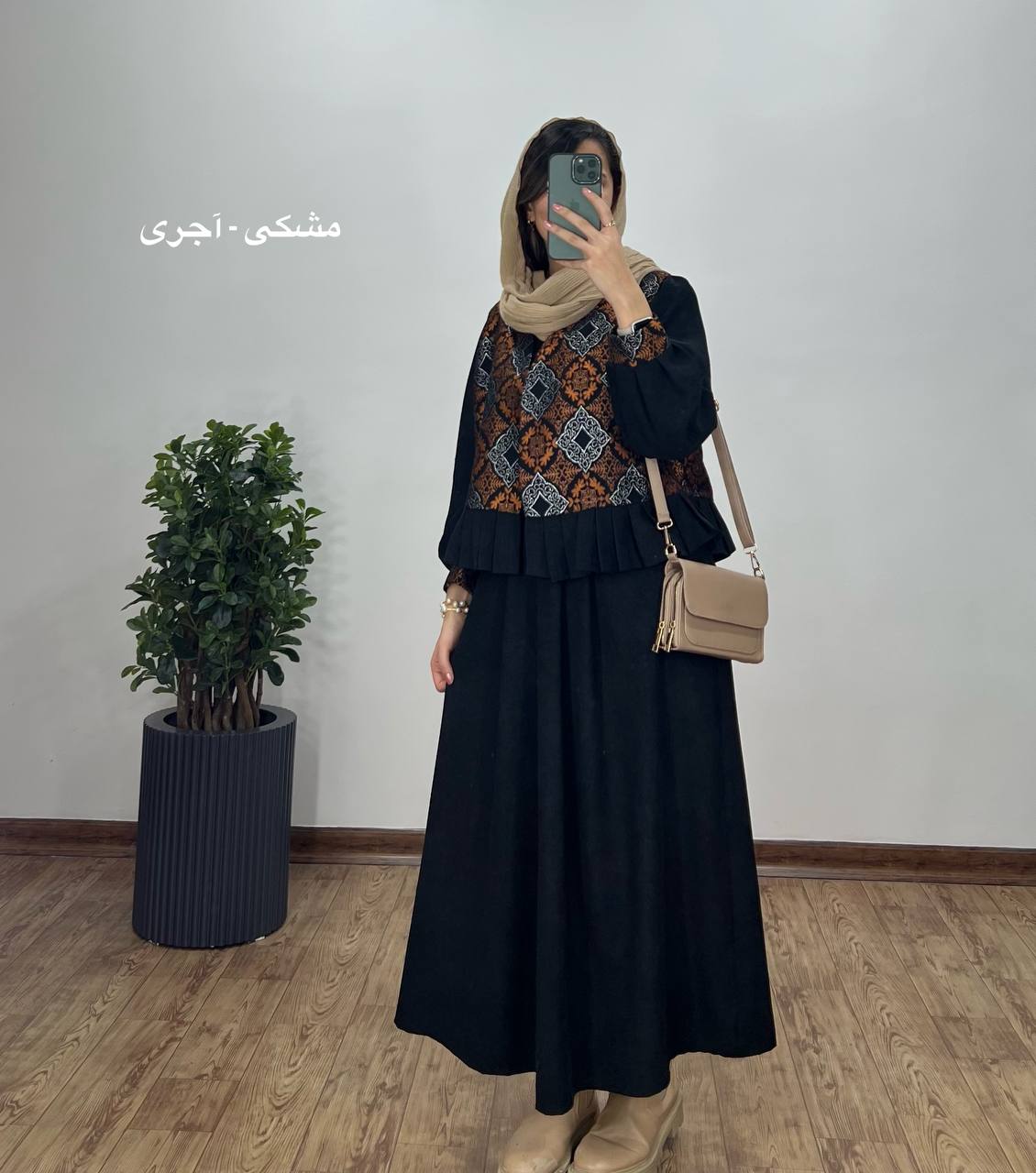 ست پیراهن مانتویی به همراه وست سوزندوزی شده 1