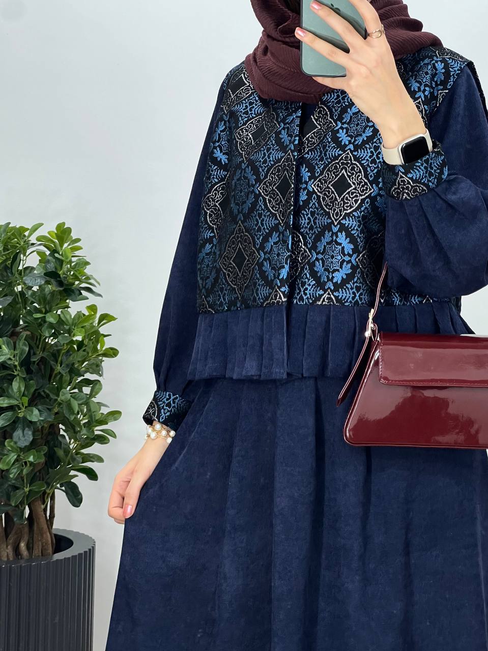 ست پیراهن مانتویی به همراه وست سوزندوزی شده