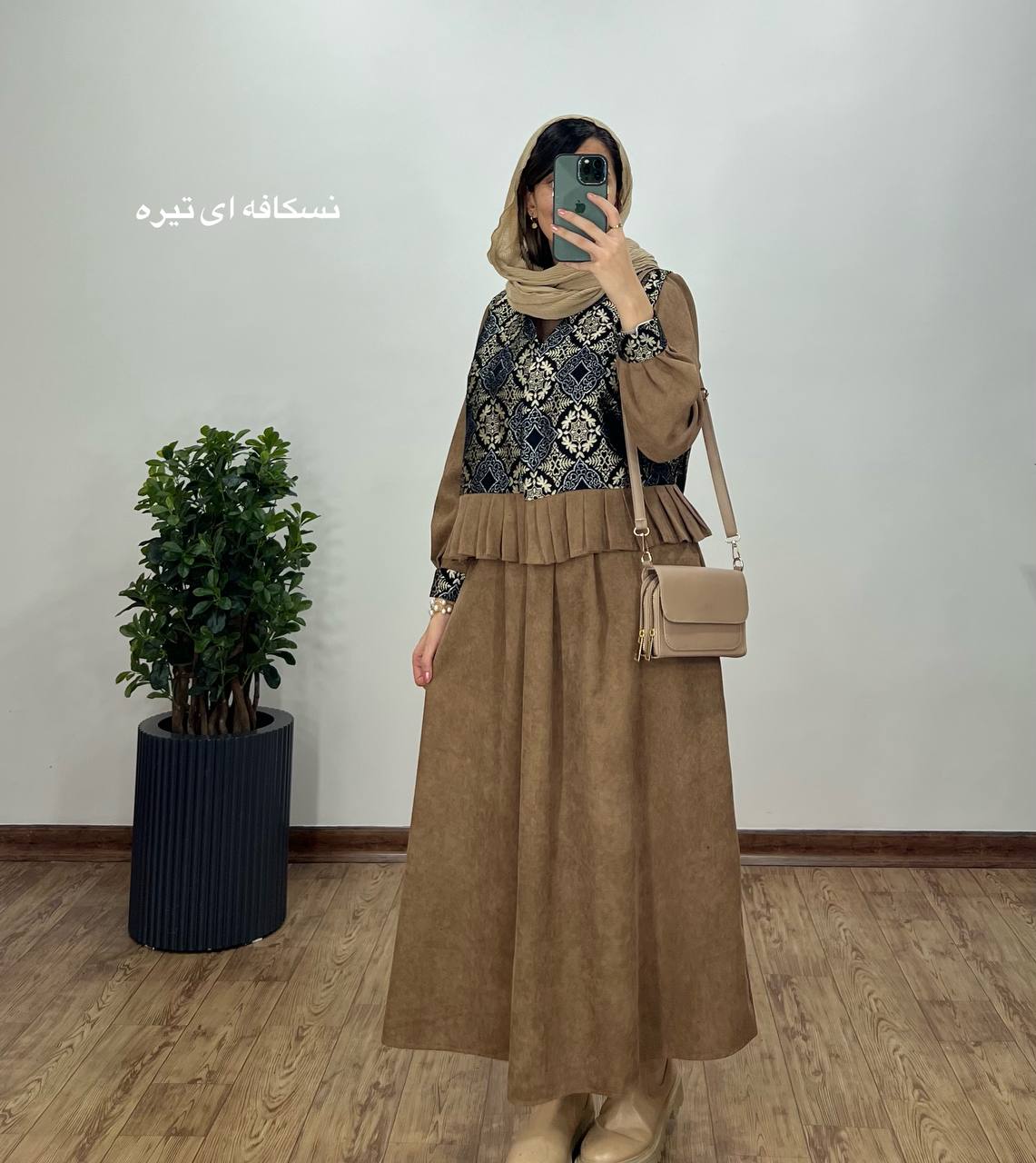 ست پیراهن مانتویی به همراه وست سوزندوزی شده