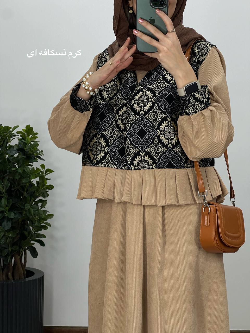 ست پیراهن مانتویی به همراه وست سوزندوزی شده
