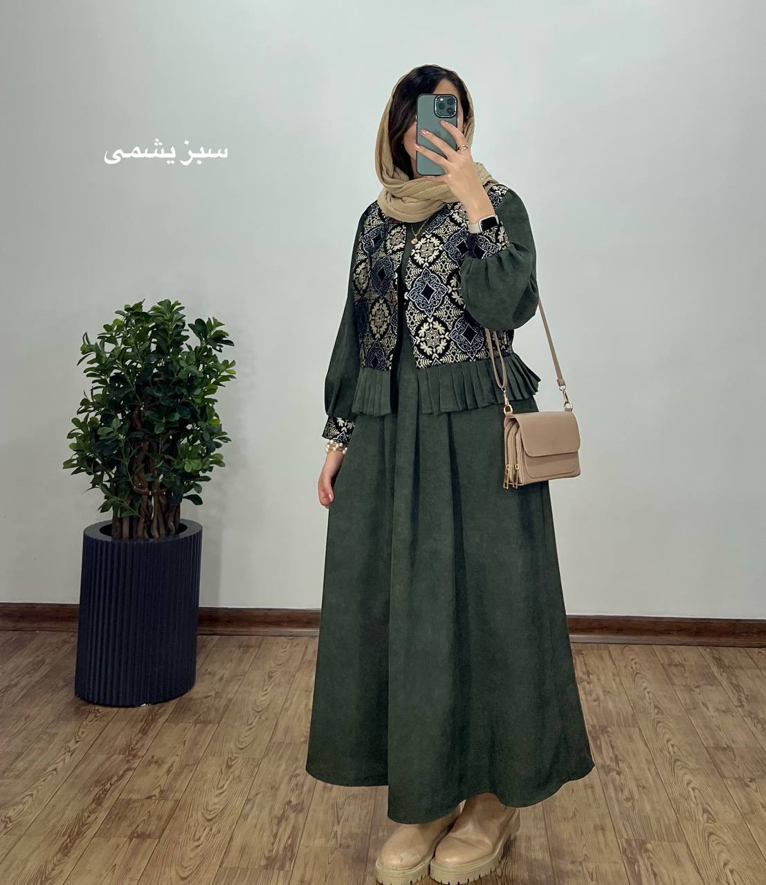 ست پیراهن مانتویی به همراه وست سوزندوزی شده 1