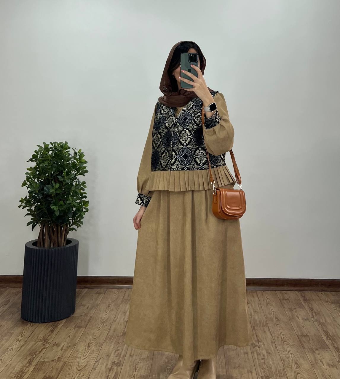 ست پیراهن مانتویی به همراه وست سوزندوزی شده 1