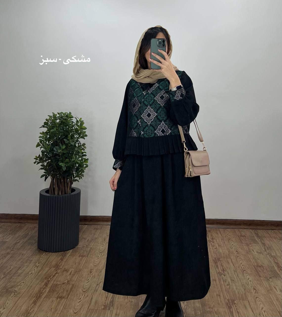 ست پیراهن مانتویی به همراه وست سوزندوزی شده 1