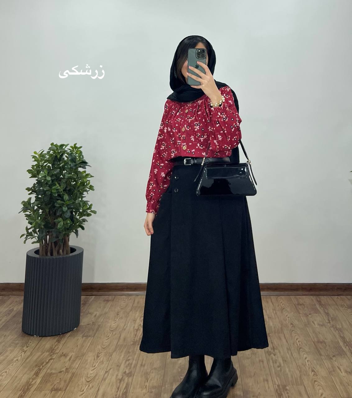 ست بلوز و دامن مخمل کبریتی طرحدار 2