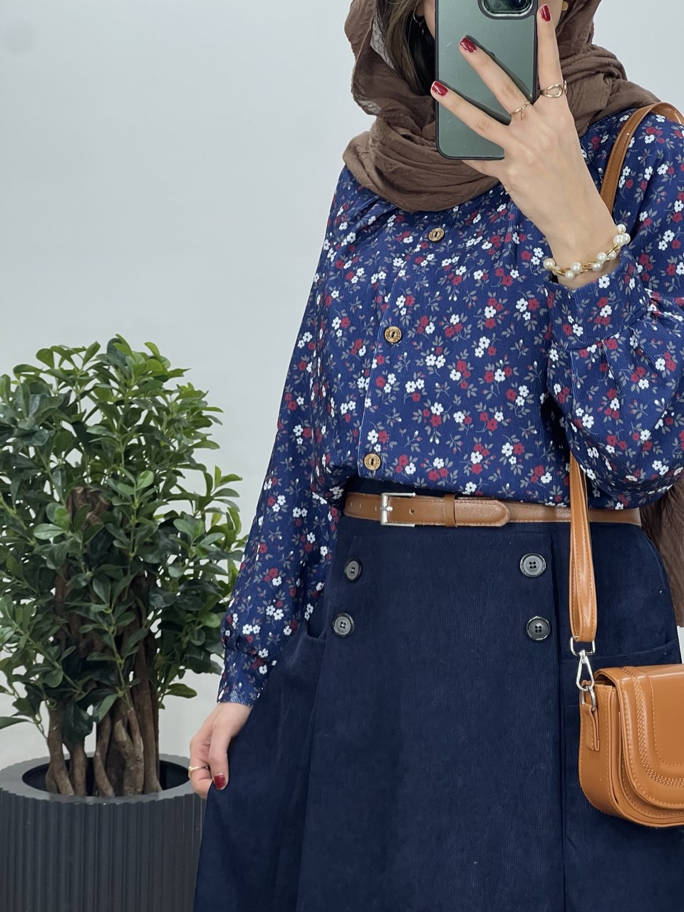 ست بلوز و دامن مخمل کبریتی طرحدار 2