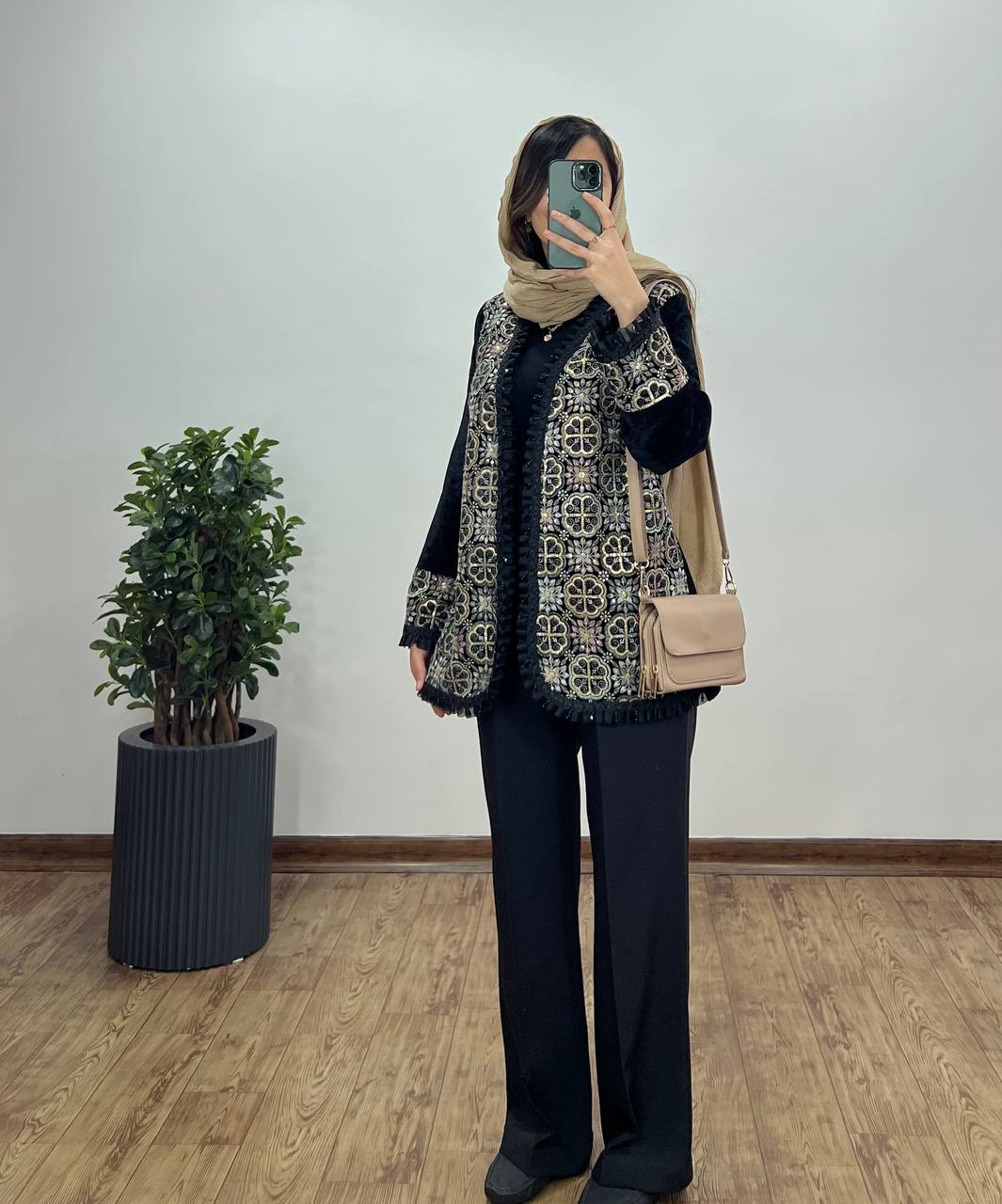 مانتو مجلسی سوزندوزی آدلین