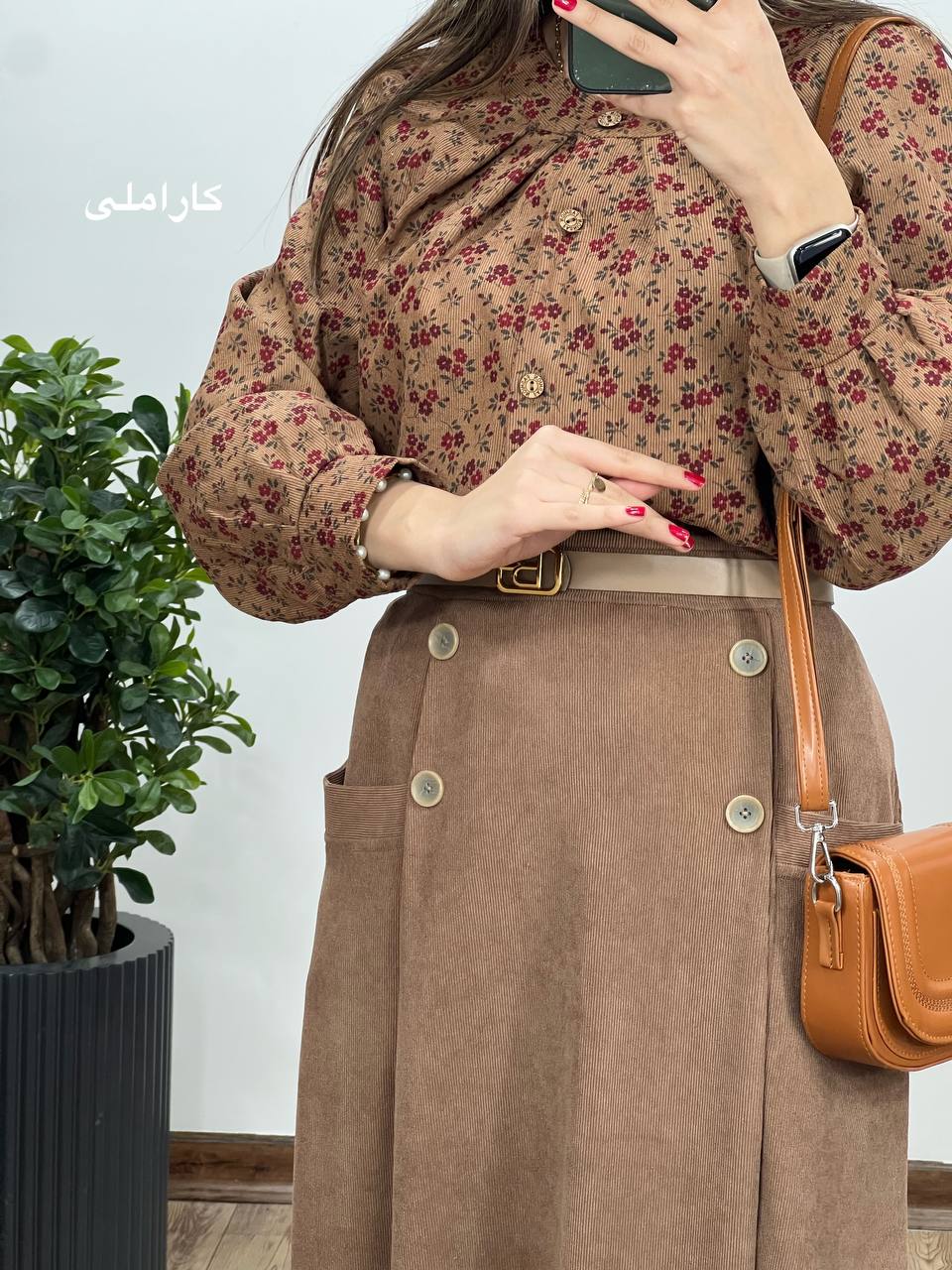 ست بلوز و دامن مخمل کبریتی طرحدار 3