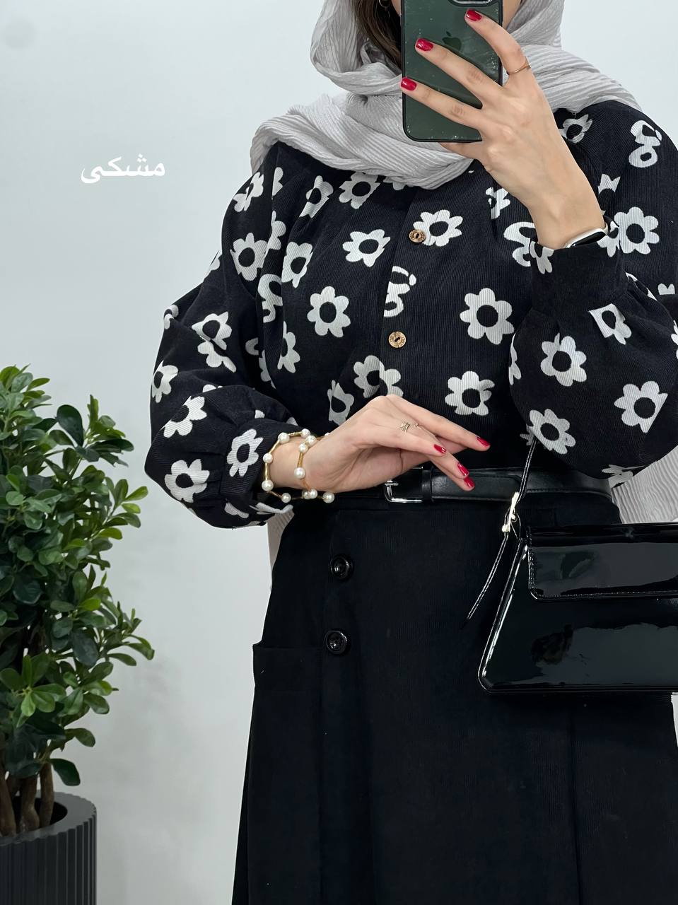 ست بلوز و دامن مخمل کبریتی طرحدار 3
