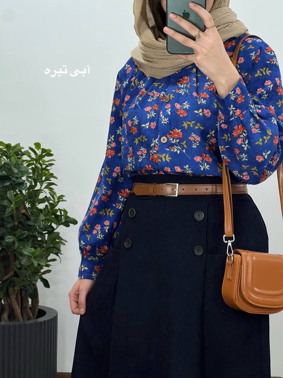 ست بلوز و دامن مخمل کبریتی طرحدار 3