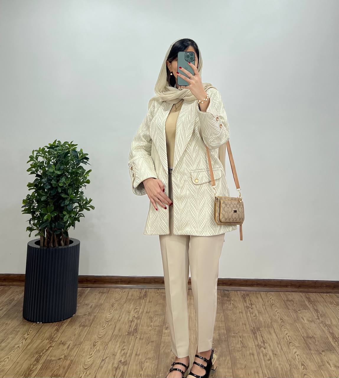 مانتو مجلسی ژاکارد طوطیا