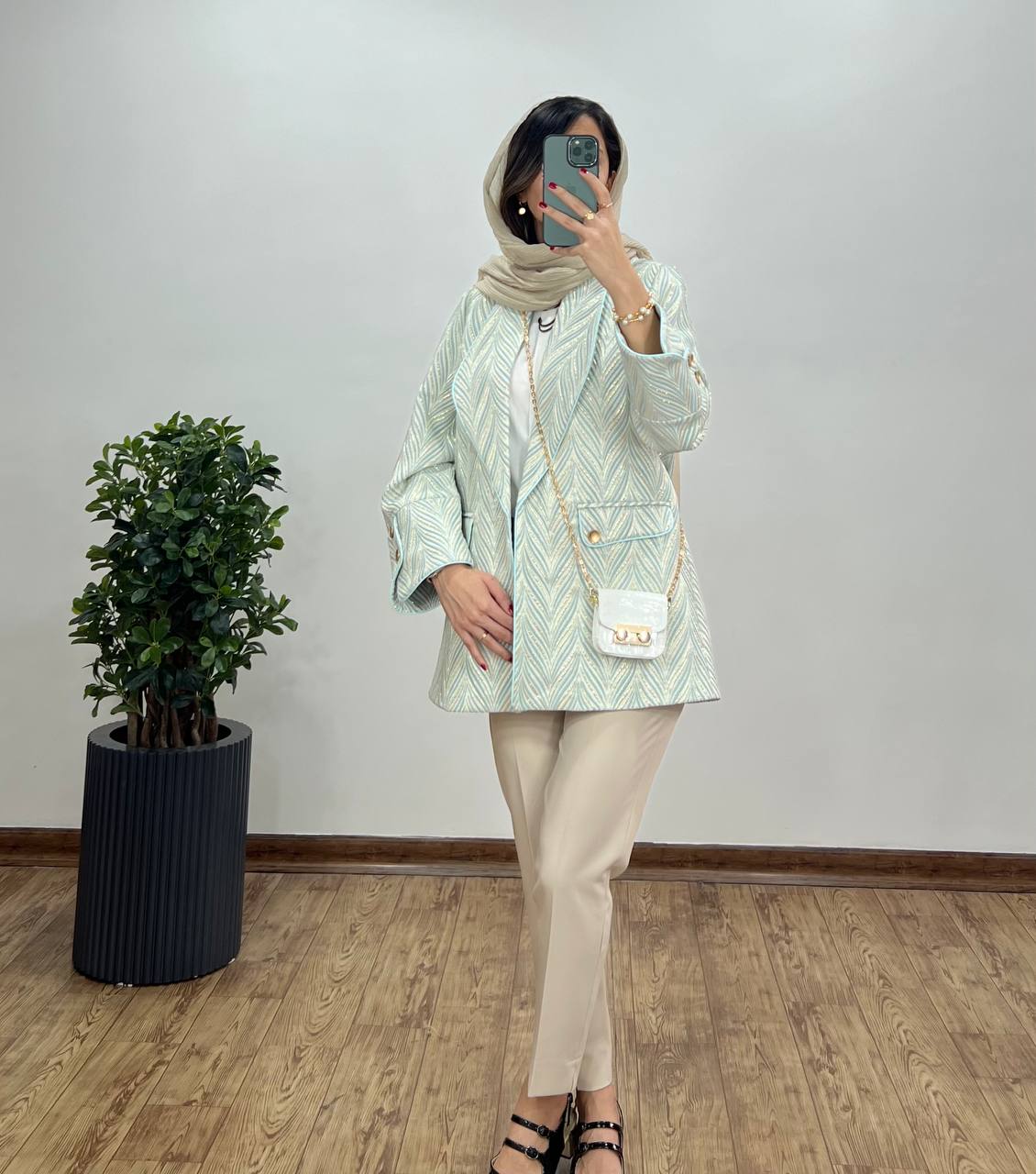 مانتو مجلسی ژاکارد طوطیا