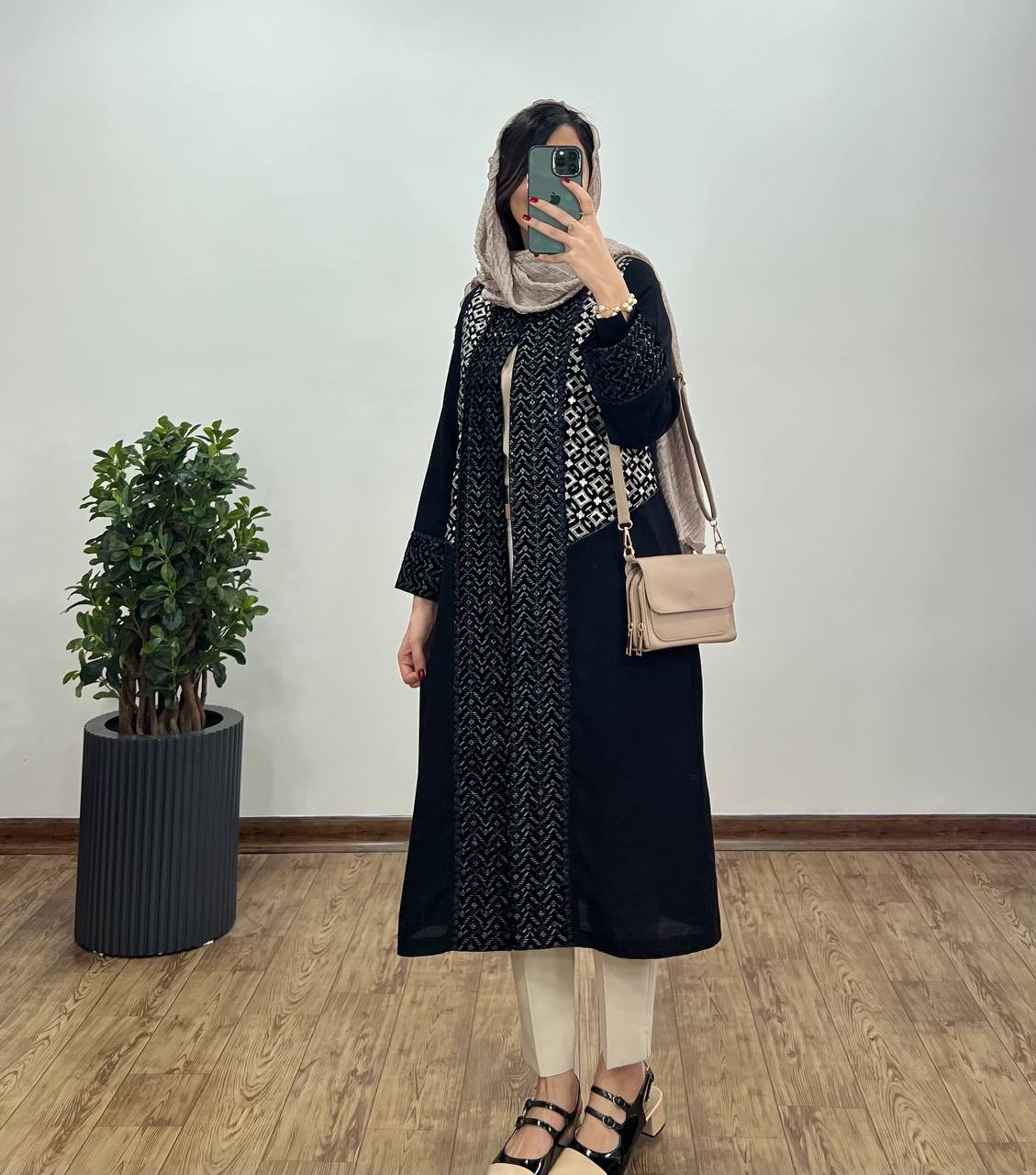 مانتو مجلسی سوزندوزی بلند بیدار