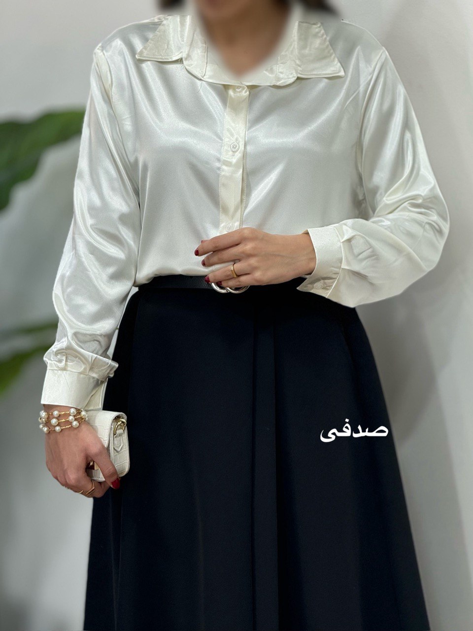 شومیز ساتن زیتون(ایراد دار)