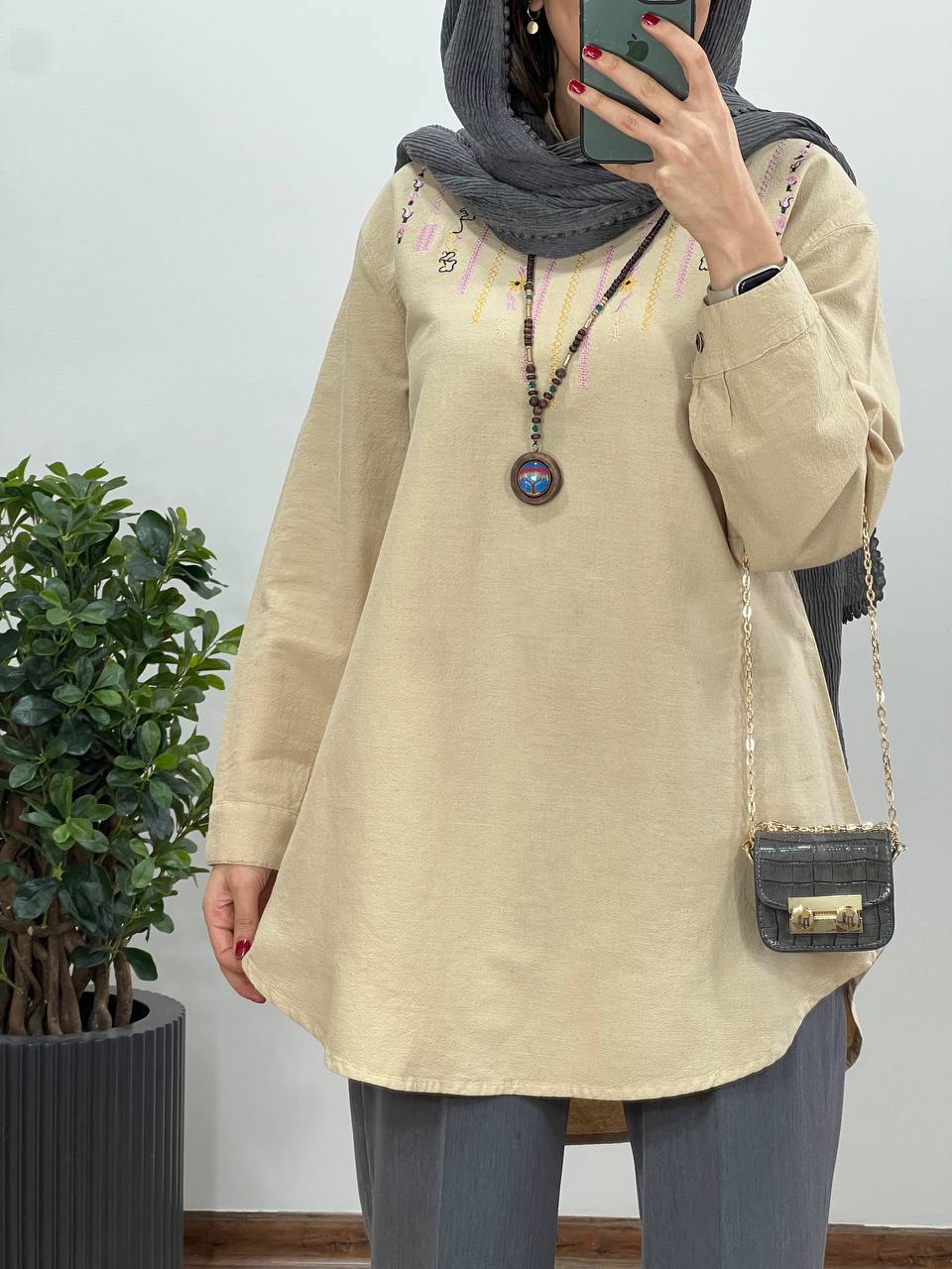 مانتو جلو گلدوزی رعنا(ایراد دار)