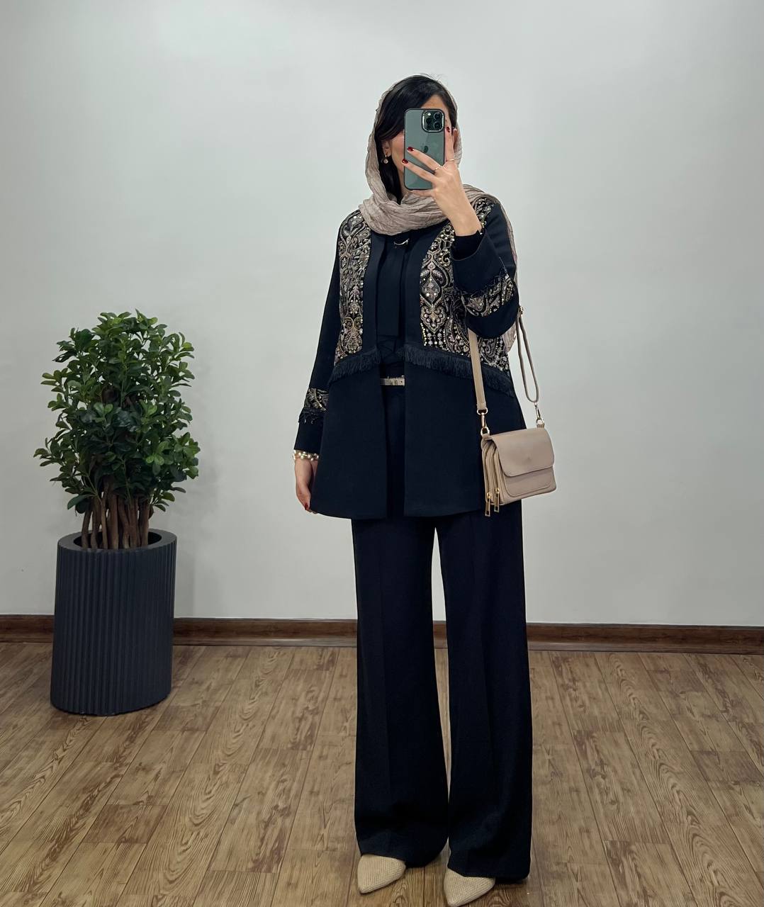مانتو مجلسی سوزندوزی گلاریس