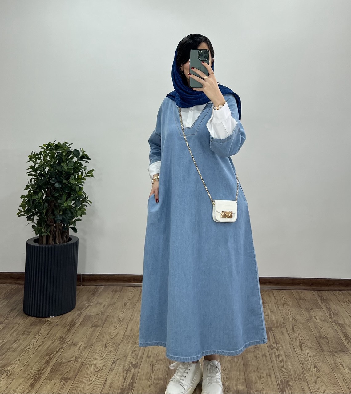 پیراهن مانتویی بلند یقه دار جین پرستو 1(ایراد دار)