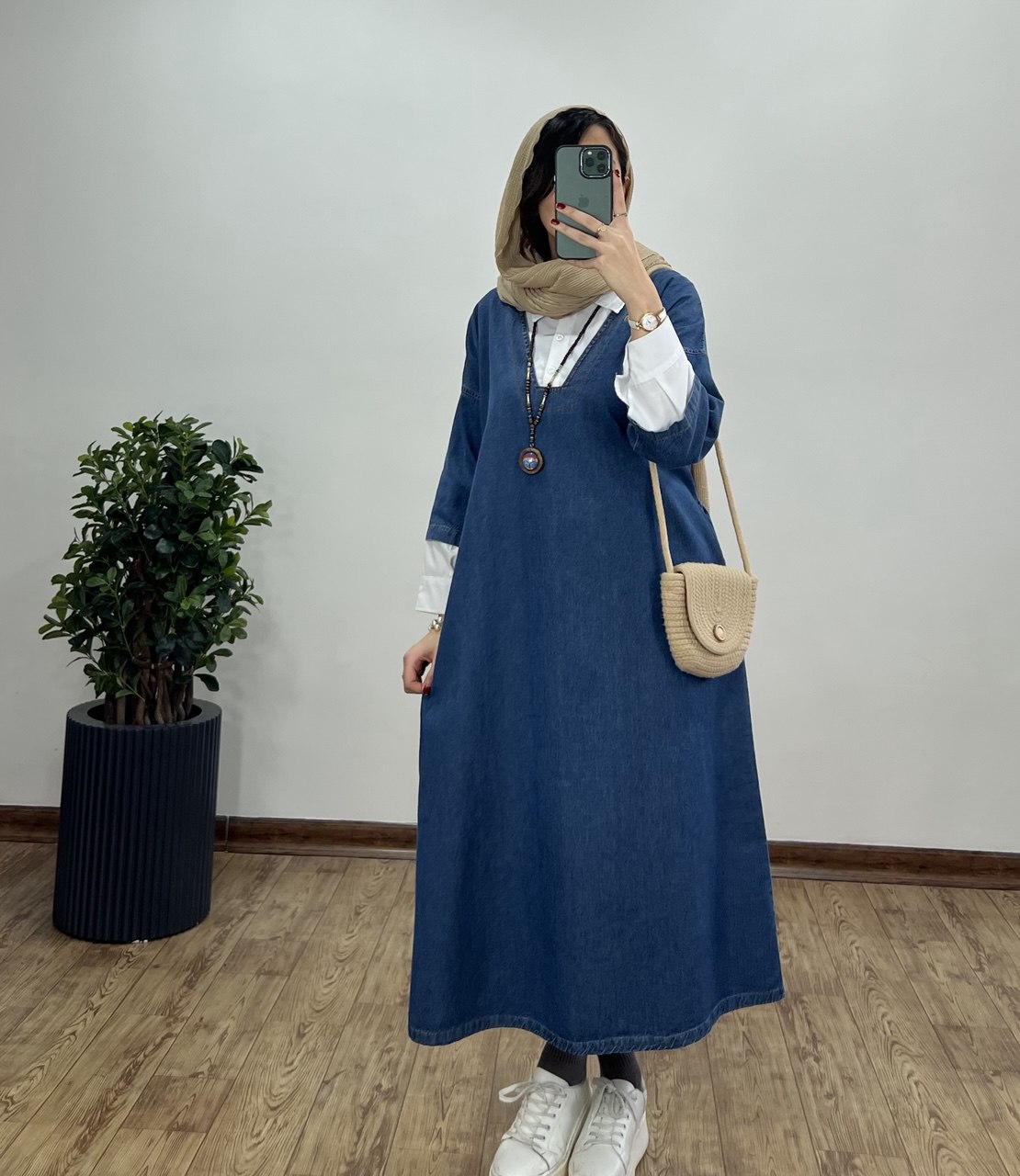 پیراهن مانتویی بلند یقه دار جین پرستو 1(ایراد دار)