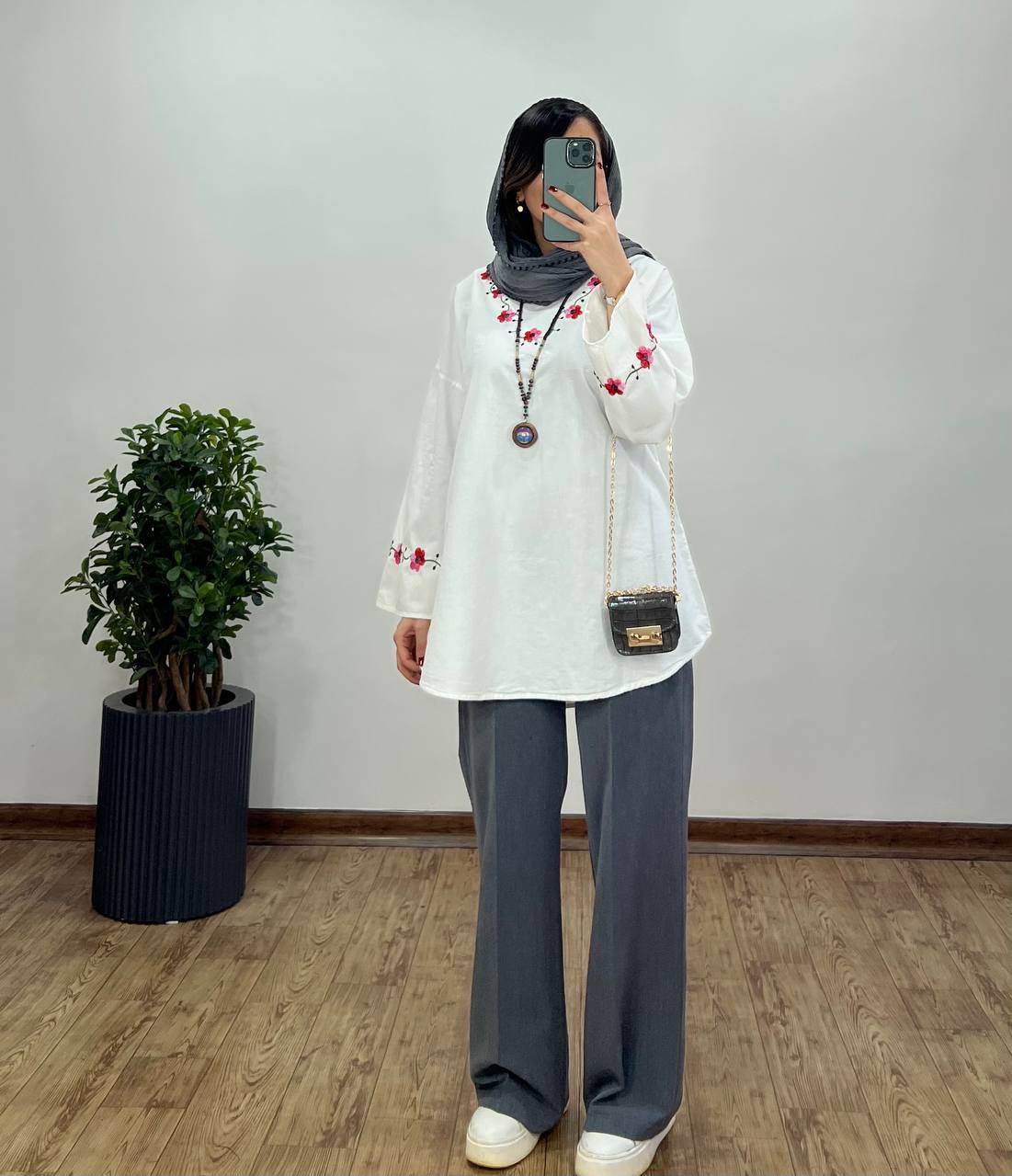 مانتو گلدوزی نرگس 2(ایراد دار)