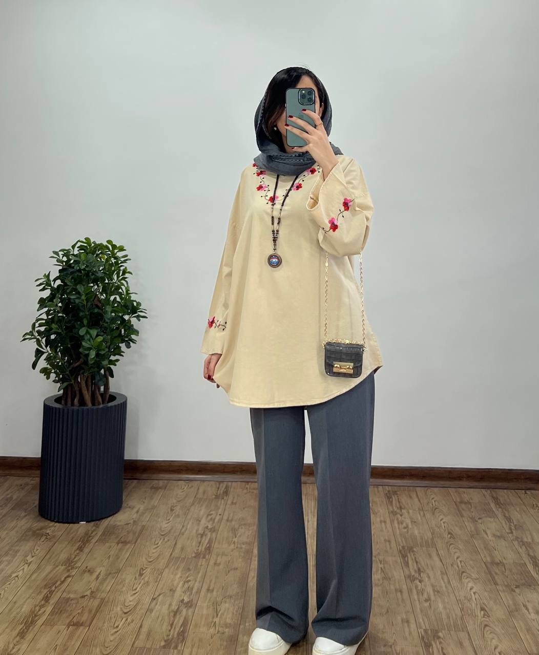 مانتو گلدوزی نرگس 2(ایراد دار)