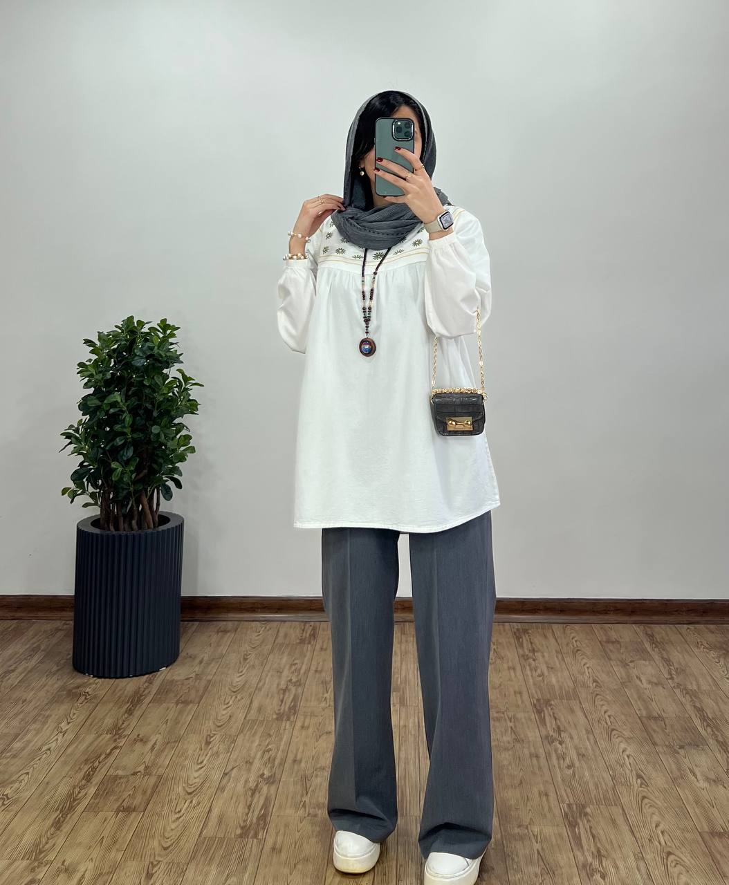 مانتو گلدوزی پونه 3