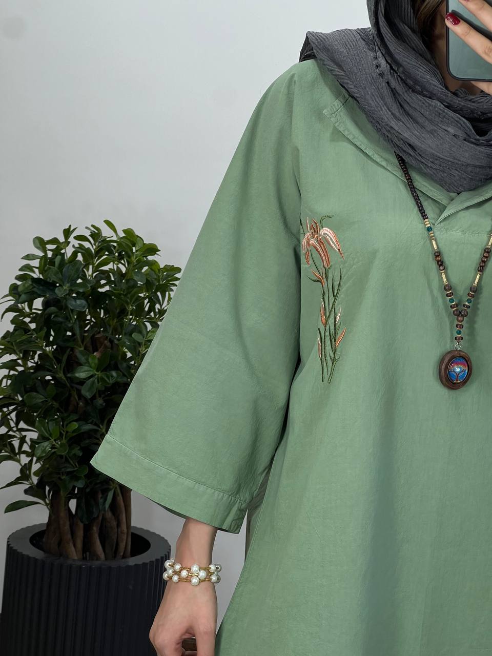 مانتو گلدوزی زنبق
