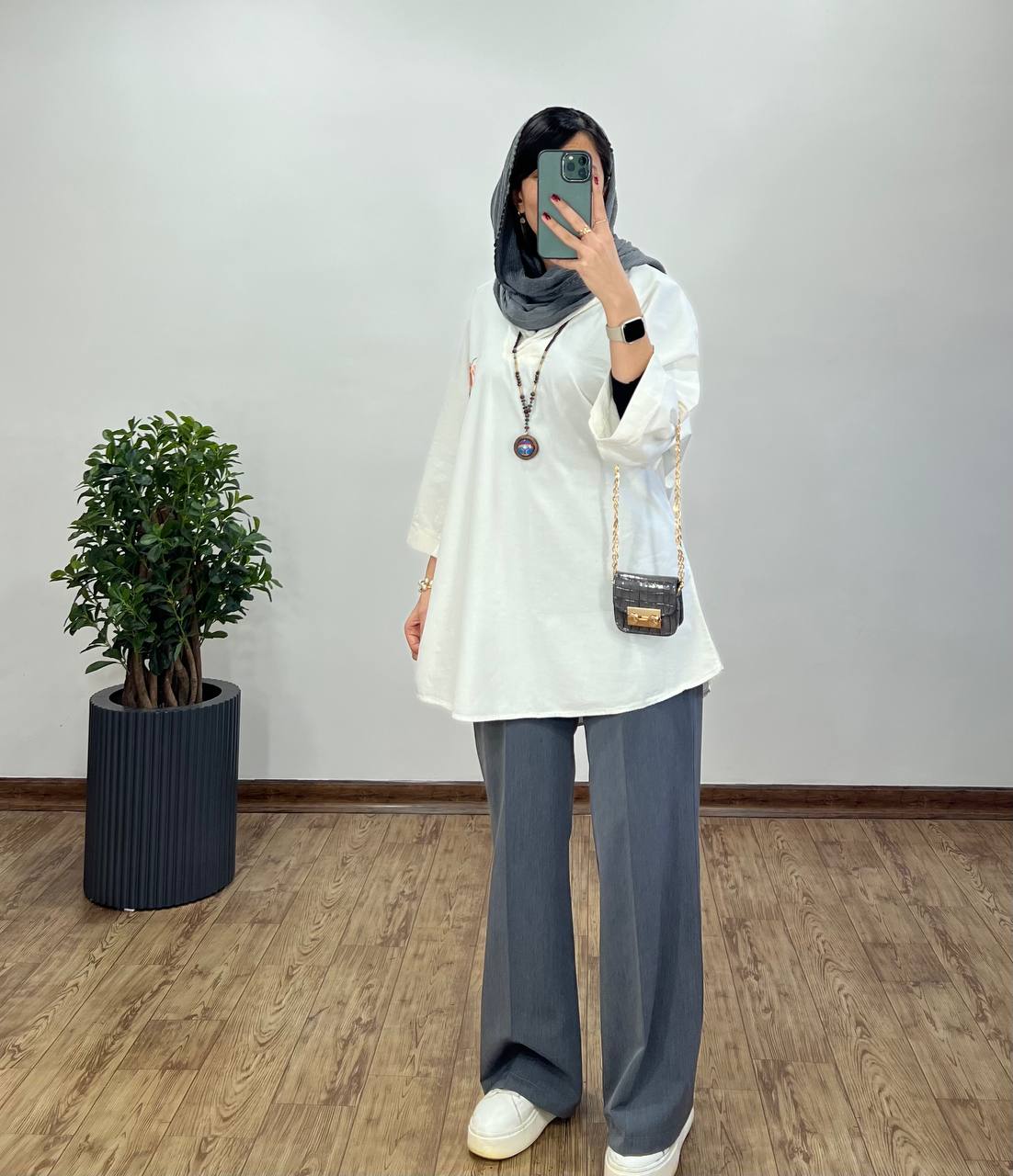 مانتو گلدوزی زنبق