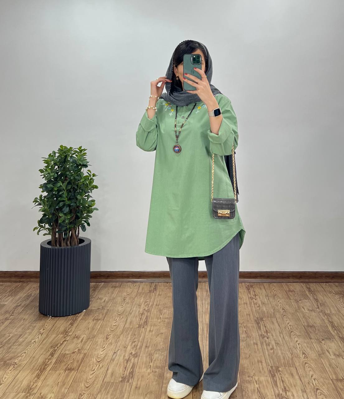 مانتو گلدوزی نیلوفر