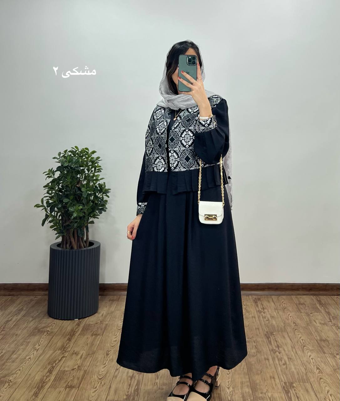 ست پیراهن مانتویی به همراه وست سوزندوزی شده کد2425