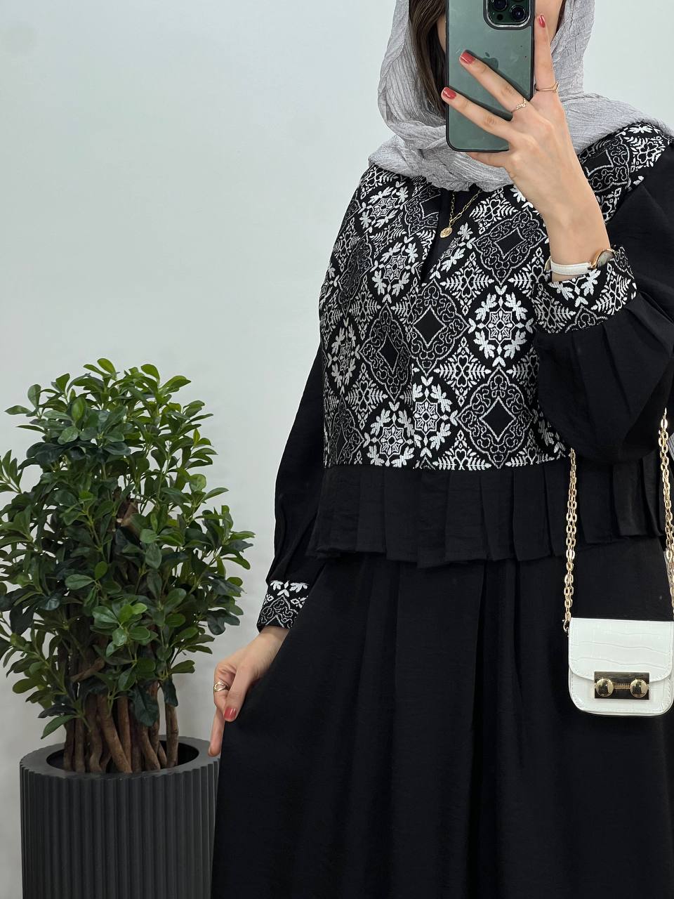 ست پیراهن مانتویی به همراه وست سوزندوزی شده کد2425
