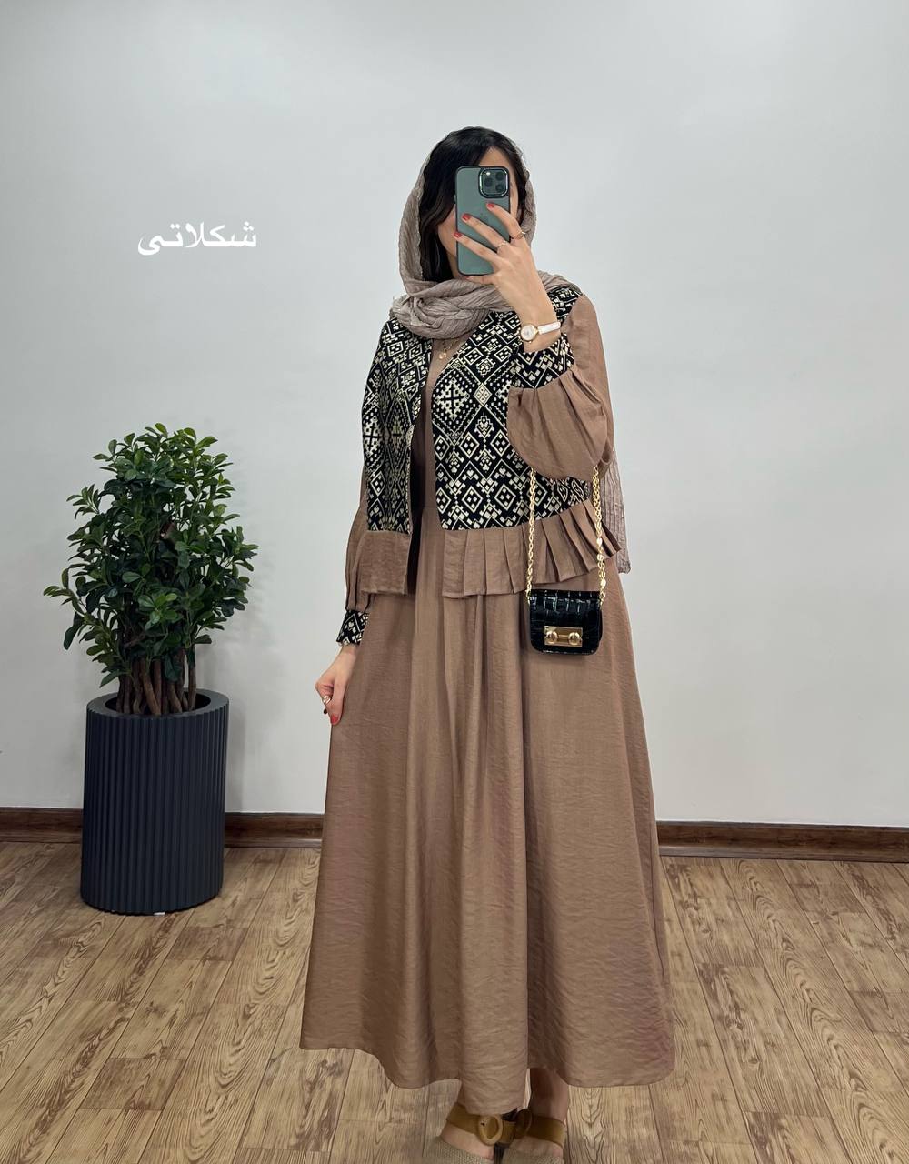 ست پیراهن مانتویی به همراه وست سوزندوزی شده کد2425