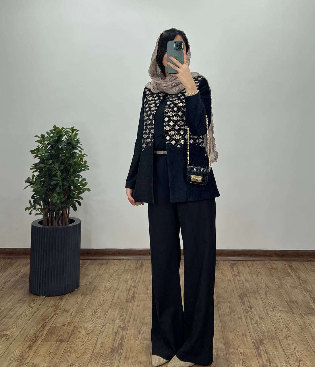 مانتو مجلسی سوزندوزی کد2428