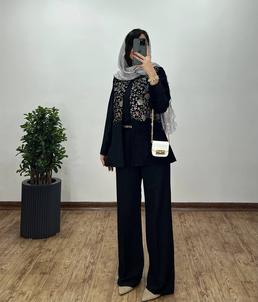 مانتو مجلسی سوزندوزی کد2428