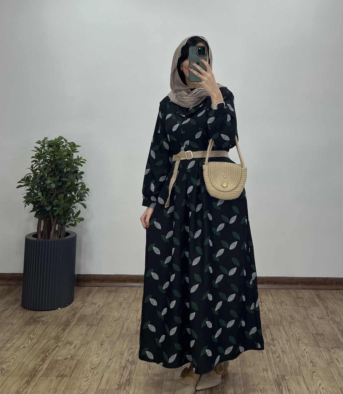 پیراهن مانتویی بلند زیتون به همراه کمربند (طرح برگ)